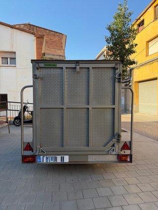 Remolque Speedrem cerrado aerodinámico 750kg