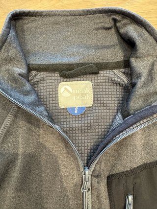 Sudadera Neak Peak.