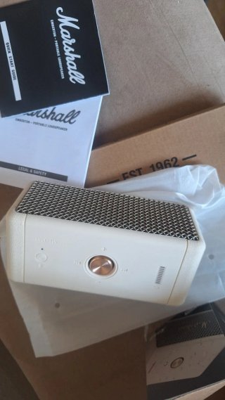 Altavoz Marshall Emberton Blanco y Dorado