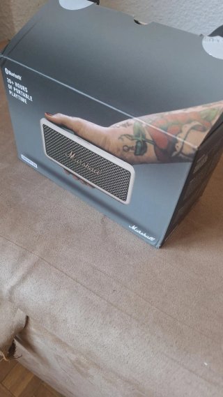 Altavoz Marshall Emberton Blanco y Dorado
