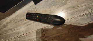 TV Digihome 32 averiada con mando y pie