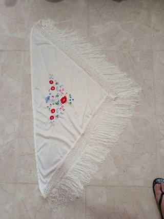 Mantoncillo Flamenco Bordado Blanco