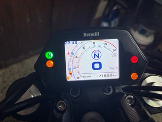 Benelli 502C Negra - Moto Cruiser