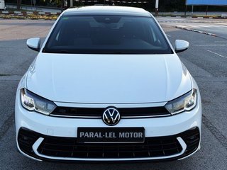 Volkswagen Polo 1.0 TSi R LINE con TECHO PANORÁMICO, CAR PLAY...