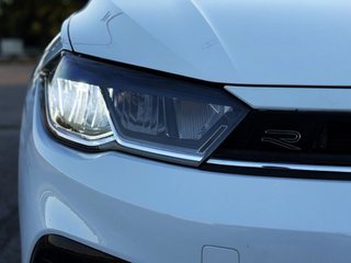 Volkswagen Polo 1.0 TSi R LINE con TECHO PANORÁMICO, CAR PLAY...