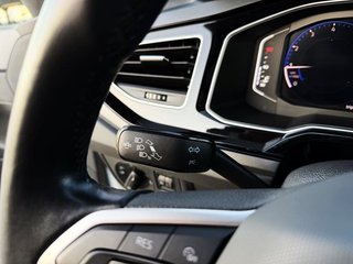 Volkswagen Polo 1.0 TSi R LINE con TECHO PANORÁMICO, CAR PLAY...