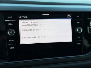 Volkswagen Polo 1.0 TSi R LINE con TECHO PANORÁMICO, CAR PLAY...