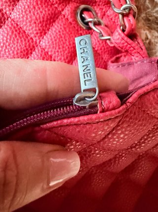 Borsa da viaggio Chanel pelle rossa martellata