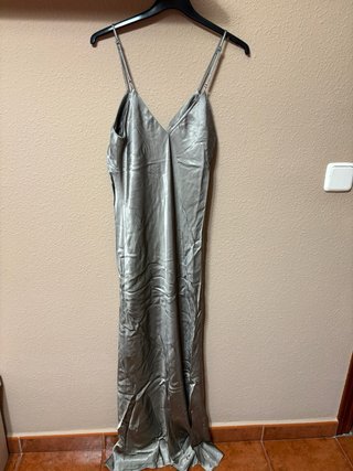 Vestido largo satinado fiesta plateado