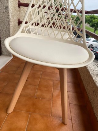 4 Sillas Comedor Beige y Marrón
