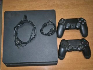 Consola PS4 Slim Negra + 2 Mandos