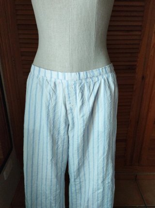 Pantalón fluido rayas azules y blancas