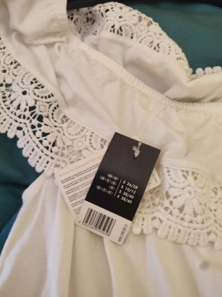 Vestido blanco talla S con encaje.Con etiquetas.