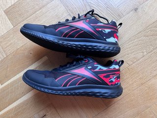 Zapatillas deportivas Reebok negras y rojas