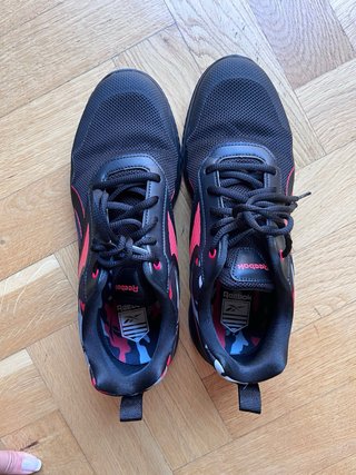 Zapatillas deportivas Reebok negras y rojas