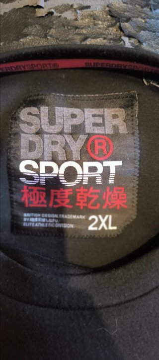 Sudadera Superdry Negra y Roja