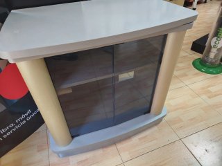 Mueble TV giratorio con puertas de cristal