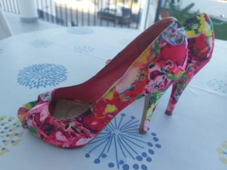 Zapatos tacón peep toe multicolor T.38