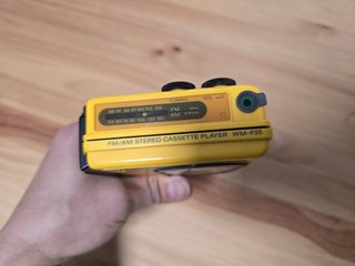 Walkman Sony Sports WM-F35 Amarillo