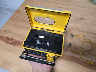 Walkman Sony Sports WM-F35 Amarillo