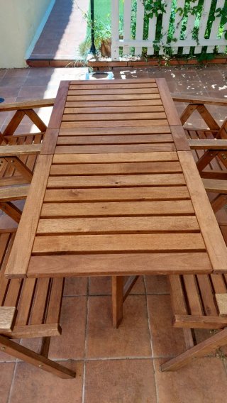 Mesa plegable madera y 4 sillas