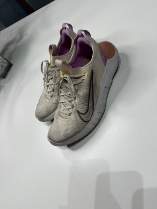 Nike Flyknit Beige y Morado