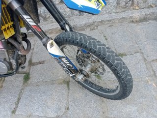 Husaberg Enduro Azul y Amarillo