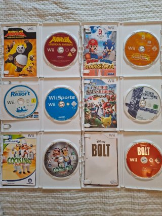 Nintendo Wii + 7 Juegos + 2 Mandos + 2 Nunchuks