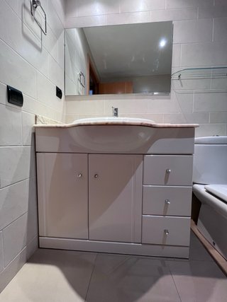 Mueble baño + espejo + estantería