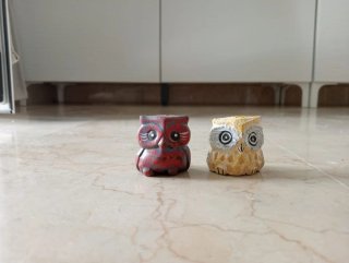 Búho decorativo de madera