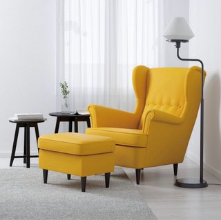 Solo oggi: poltrona gialla Ikea con poggiapiedi