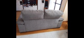 Sofá gris de tela