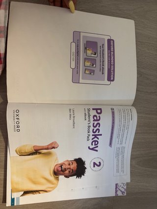 Passkey 2 Bachillerato Student's Book Pack Oxford