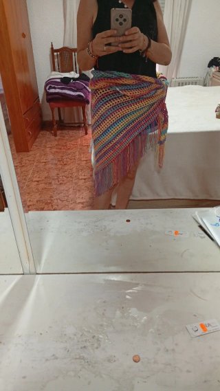 Chal tejido multicolor con flecos