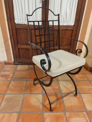 Conjunto 3 Sillas de Forja Negras, respaldo alto