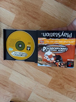 Consola PlayStation 1 + 5 Juegos y 4 mandos