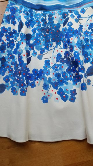 Vestido Karen Millen floral azul y blanco