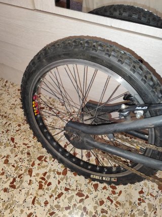 Bicicleta BMX John White