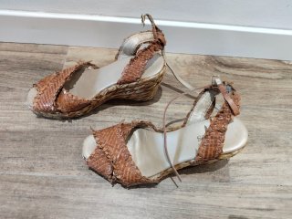 Sandalias cuña TEJUS marrones