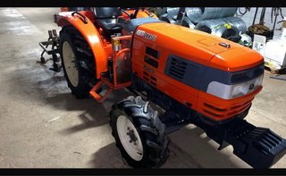 Tractor Kioti 4x4 60cv Negociable