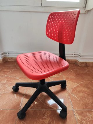 Silla de escritorio infantil roja