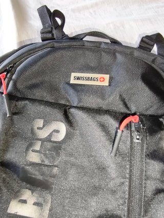 Mochila SWISSBAGS Negra con USB y Antirrobo