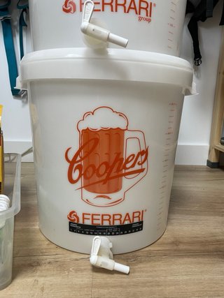 Kit Cerveza Artesanal 2 Cubos 25l + embotelladora