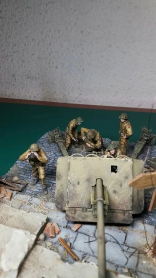 Diorama militar ( El martillo de 17 libras )