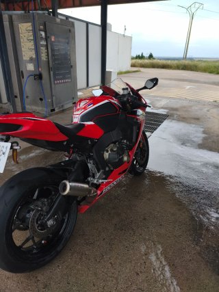 Honda CBR 1000 RR 2018 Roja