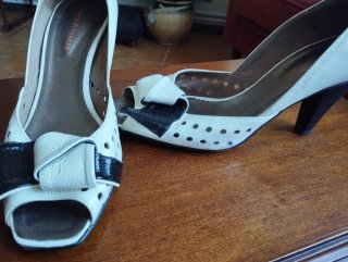 Zapatos Gianna charol blanco talla 39