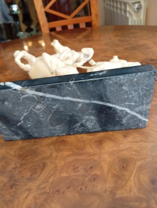 Figura mitológica de resina