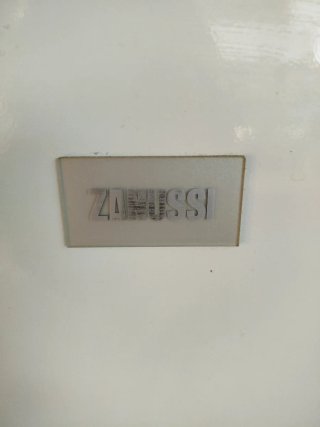 Congelador pequeño blanco