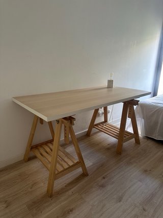 Escritorio de madera estilo caballete