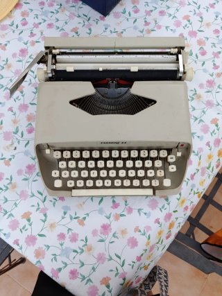 Máquina de escribir Engadine 44